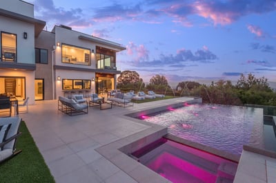 Luxury Villa Photo #5