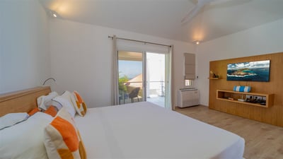 Luxury Villa Photo #34