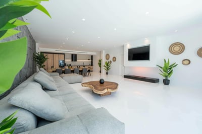 Luxury Villa Photo #15