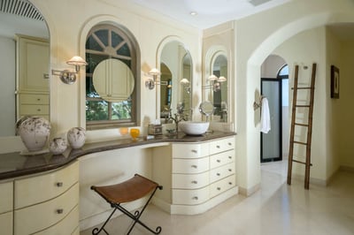 Luxury Villa Photo #19