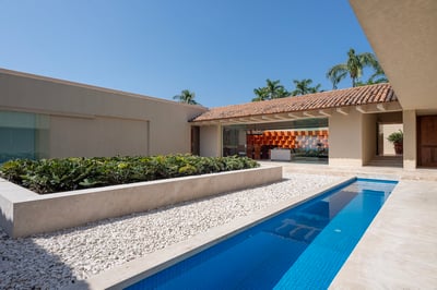 Luxury Villa Photo #27