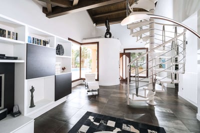 Luxury Villa Photo #19