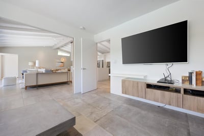 Luxury Villa Photo #17