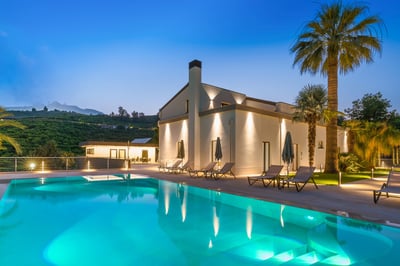 Luxury Villa Photo #4