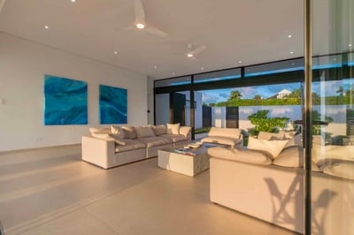 Luxury Villa Photo #14