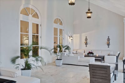 Luxury Villa Photo #26