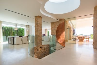 Luxury Villa Photo #8