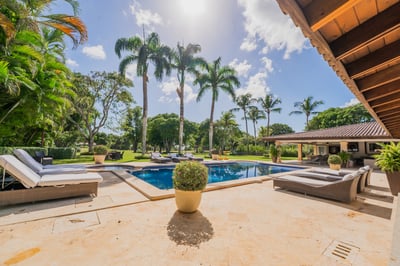 Luxury Villa Photo #6