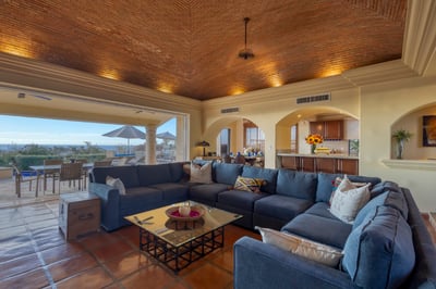 Luxury Villa Photo #29