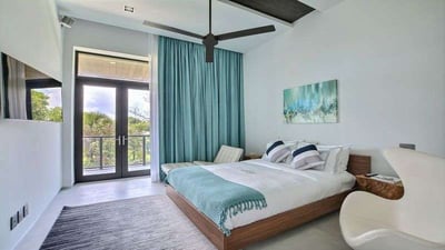 Luxury Villa Photo #35