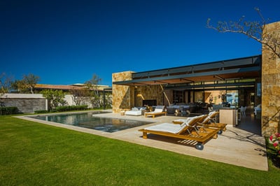 Luxury Villa Photo #4