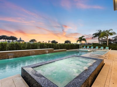 Luxury Villa Photo #8