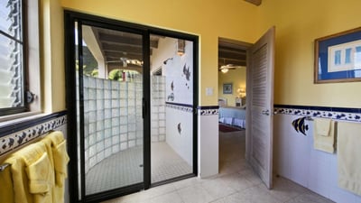 Luxury Villa Photo #16