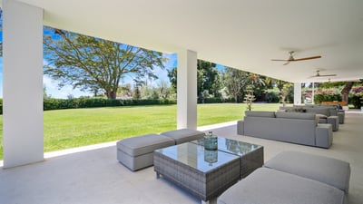 Luxury Villa Photo #12