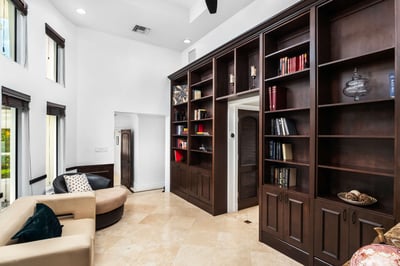 Luxury Villa Photo #24