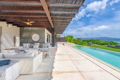 Luxury Villa Photo #17