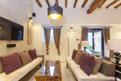 Luxury Villa Photo #28
