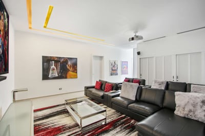 Luxury Villa Photo #37