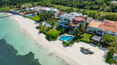 Luxury Villa Photo #54