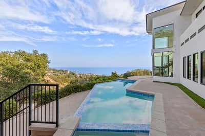 Luxury Villa Photo #6