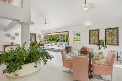 Luxury Villa Photo #19