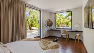 Luxury Villa Photo #61