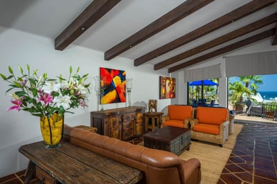 Luxury Villa Photo #16