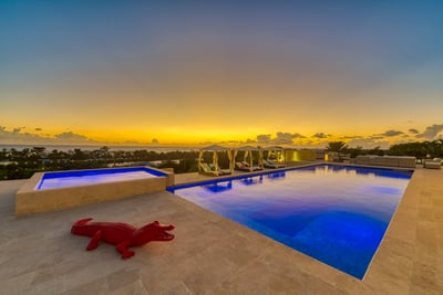 Luxury Villa Photo #30