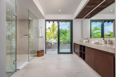Luxury Villa Photo #25