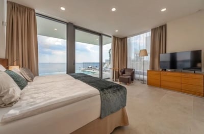 Luxury Villa Photo #22