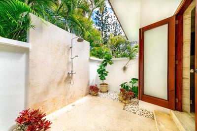 Luxury Villa Photo #28