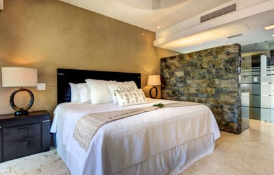 Luxury Villa Photo #23