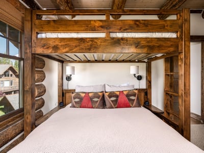 Luxury Villa Photo #23