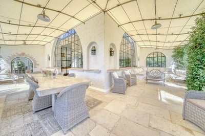 Luxury Villa Photo #5