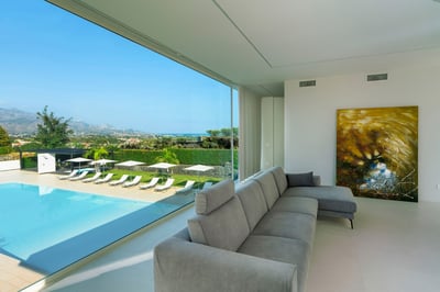 Luxury Villa Photo #37