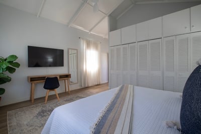 Luxury Villa Photo #13