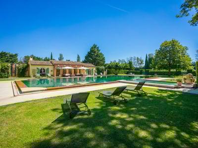 Luxury Villa Photo #2