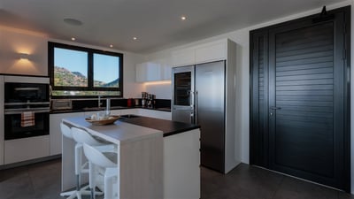 Luxury Villa Photo #25