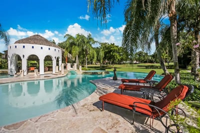 Luxury Villa Photo #4