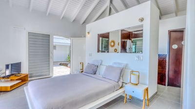 Luxury Villa Photo #39