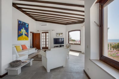 Luxury Villa Photo #16