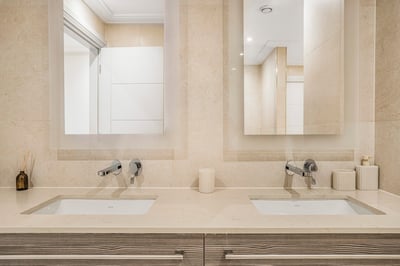 Luxury Villa Photo #50