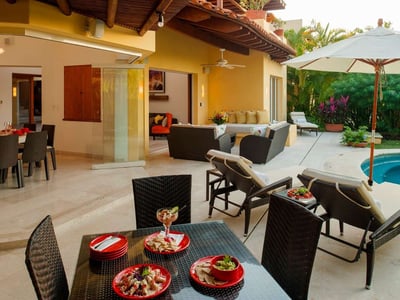 Luxury Villa Photo #4