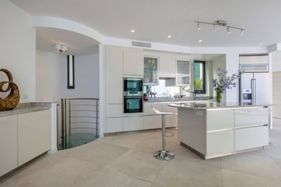 Luxury Villa Photo #12