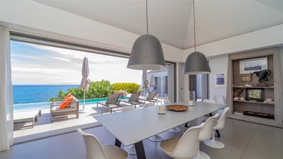 Kitchen & Dining Area