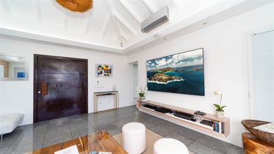 Luxury Villa Photo #16