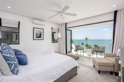 Luxury Villa Photo #15