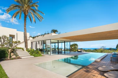 Luxury Villa Photo #3