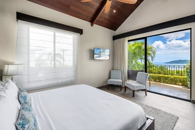 Someone mentioned waking up to an ocean view in that 1st Master Suite?