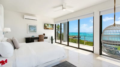 Luxury Villa Photo #23